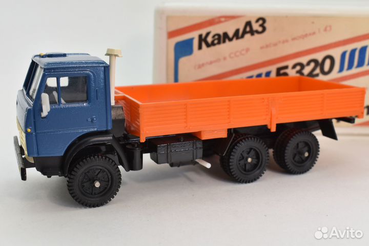 Камаз 5320 в боксе модель 1:43 СССР