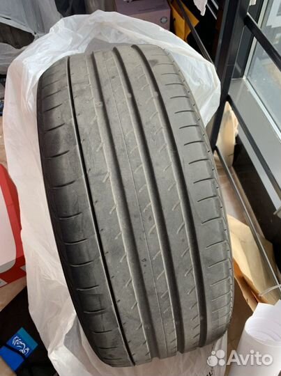 Yokohama Advan Sport V105 265/35 R20
