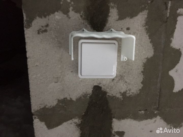 Козырьки уличные защитные