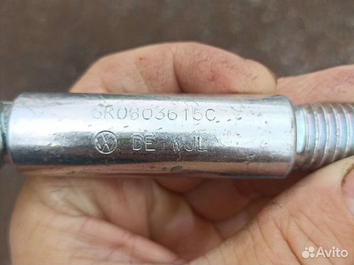 Буксировочный крюк Поло