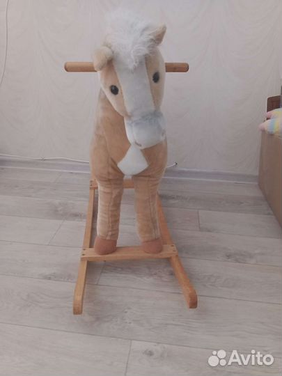 Детская качалка лошадь