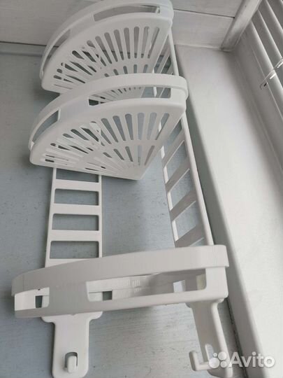 Угловая полка для ванной