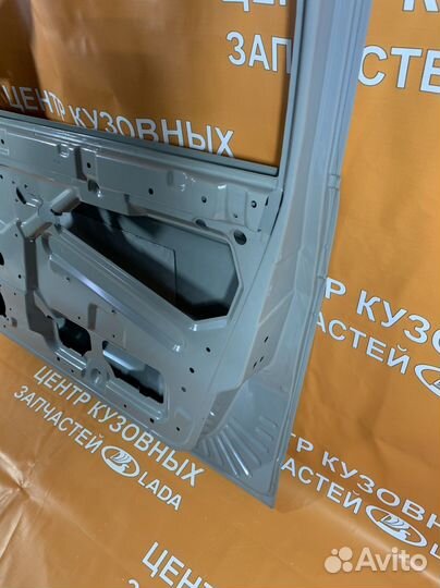 Дверь передняя правая LADA priora-2110