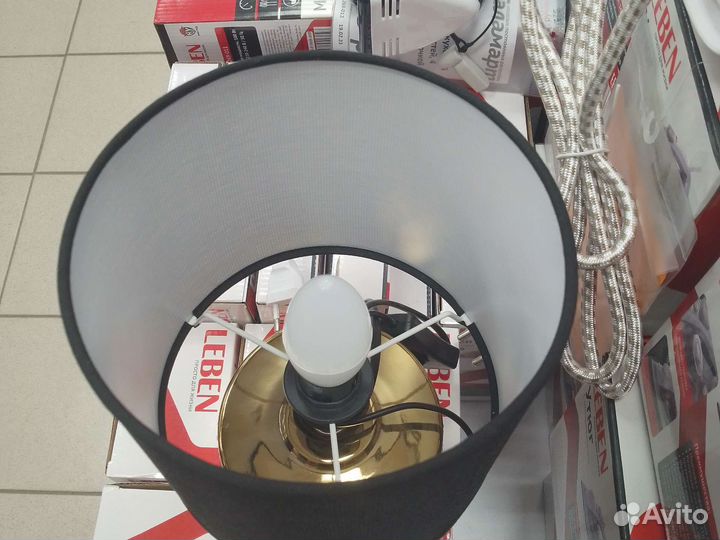 Лампа настольная