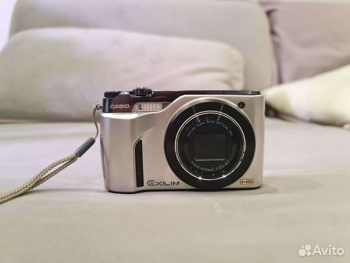 Фотоаппарат Casio Exlim FH100