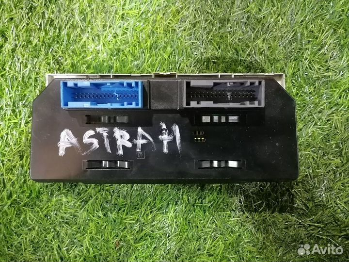 Блок управления климатом Opel Astra H