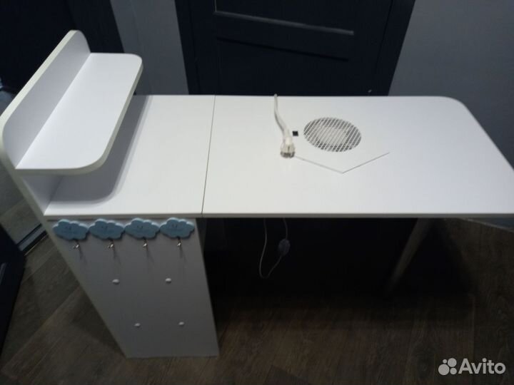 Маникюрный стол складной с вытяжкой