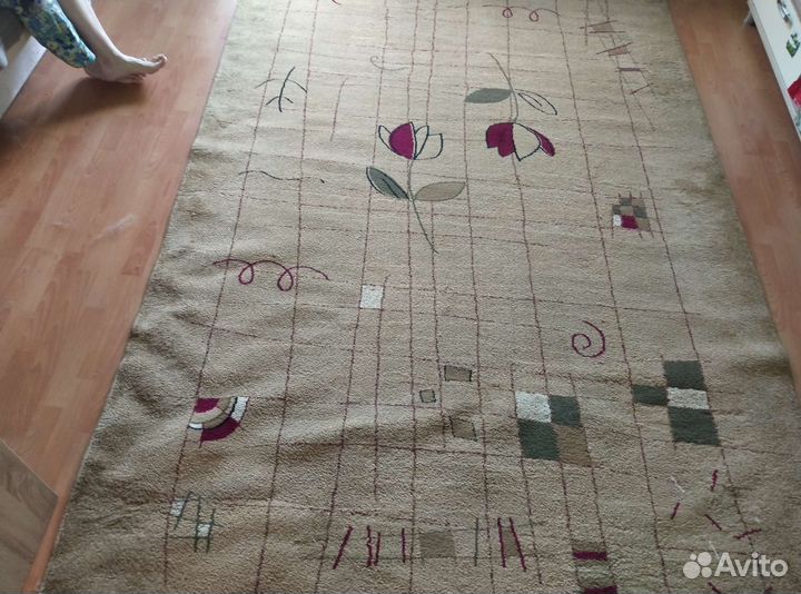 Ковëр полу шерстяной