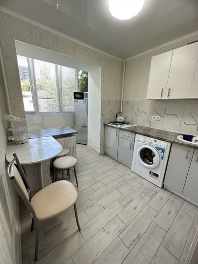 2-к. квартира, 40 м², 3/5 эт.