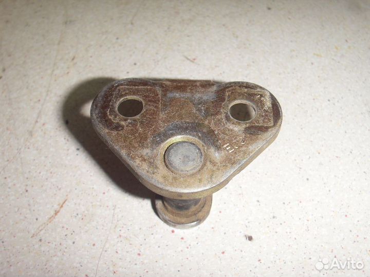 Ответная часть замка двери 916443 Peugeot 406 (8B)