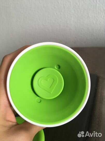 Поильник непроливайка munchkin с крышкой