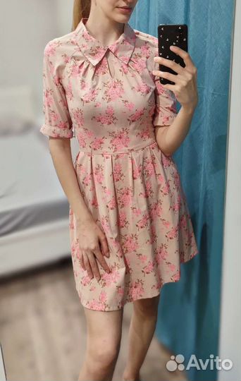 Платья
