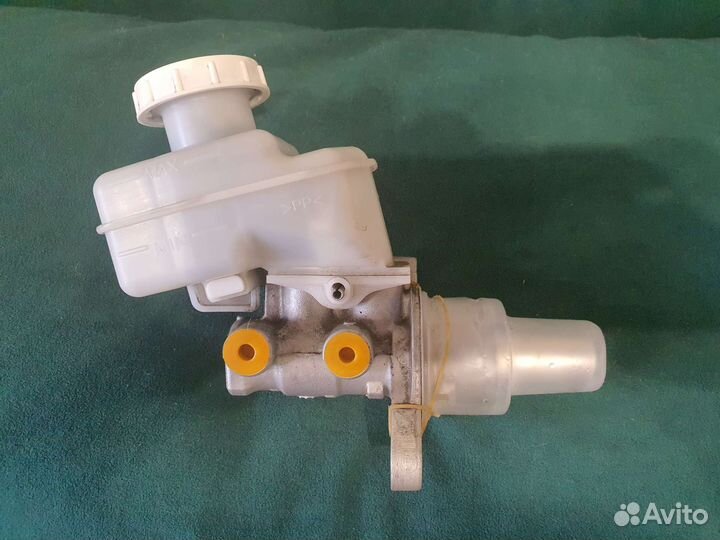 Главный тормозной цилиндр Pajero Sport III