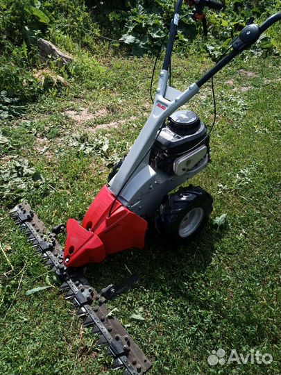 Газонокосилка бензиновая сенокосилка