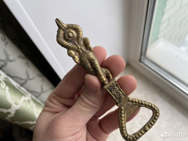 Бронзовая открывашка из Индии