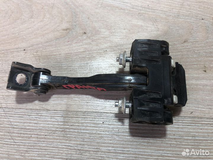 Ограничитель двери задний Лада Гранта Granta