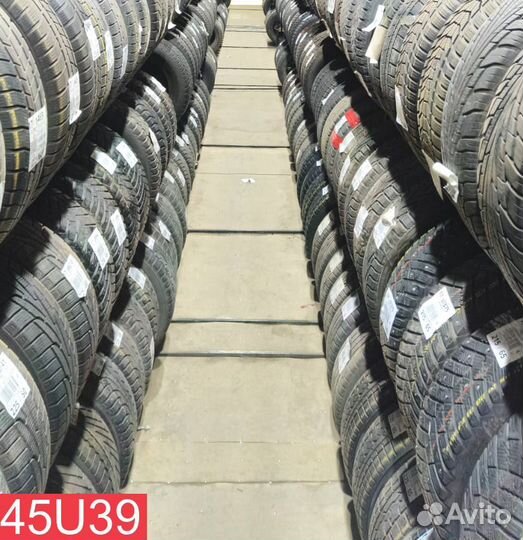 Kumho I'Zen Stud Snow KW11 235/70 R16 104N