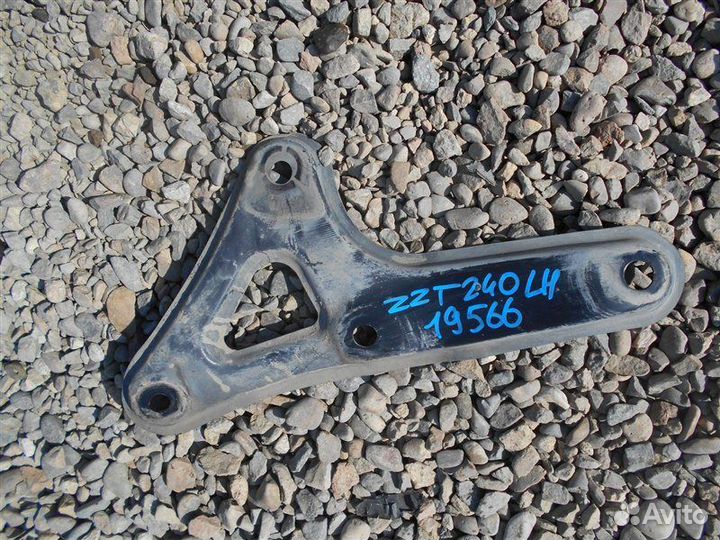 Кронштейн балки двигателя левый Toyota Allion