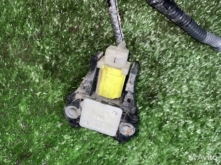 Датчик удара Toyota Vitz NCP91