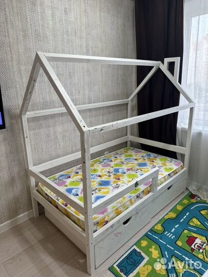 Детская кроватка 