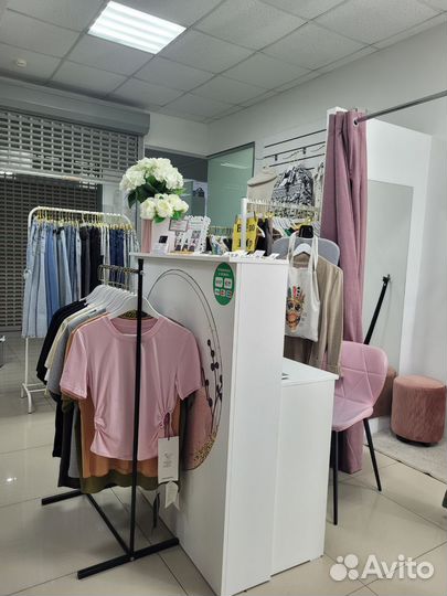Магазин шоурум женской одежды