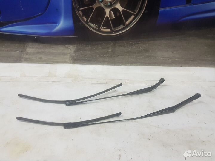 Поводок стеклоочистителя передний Audi A4 B8