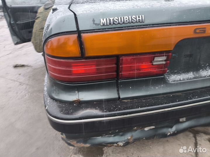 Задний фонарь Mitsubishi Galant 6