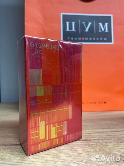 Escentric Molecules Escentric 04