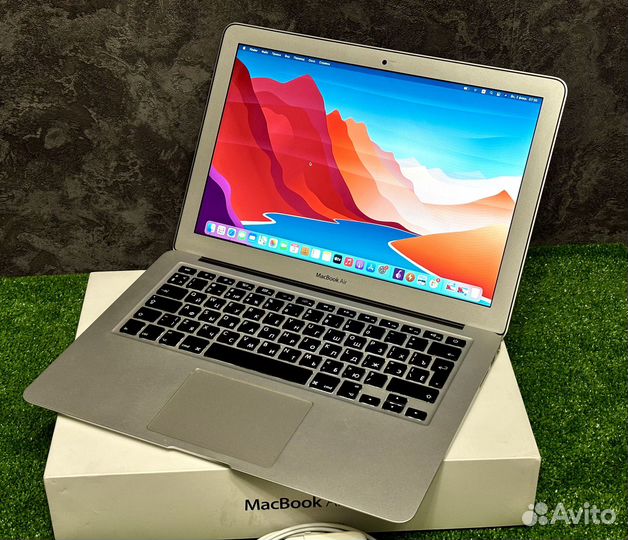 Премиум ноутбук Apple MacBook Air 13 Core i5 SSD