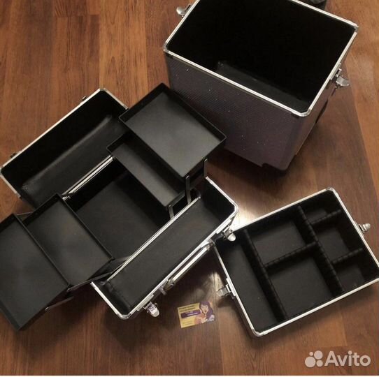 Чемодан для косметики