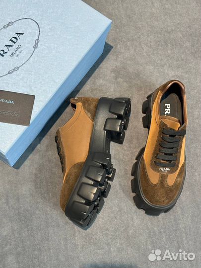 Кроссовки женские Prada