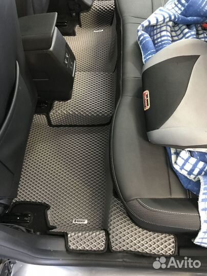 Коврики в автомобиль eva в подарок подпятник + 2 л