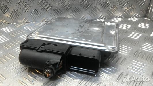 Блок управления двигателем volkswagen golf plus (4