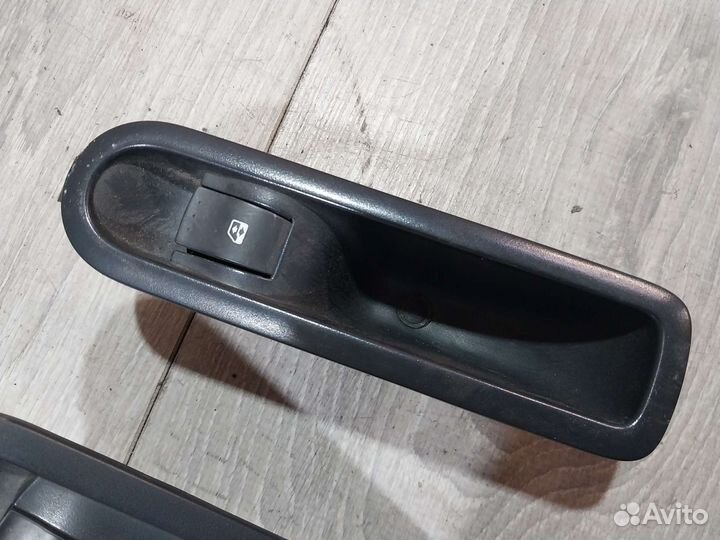 Кнопки стеклоподьемников Renault Scenic 2