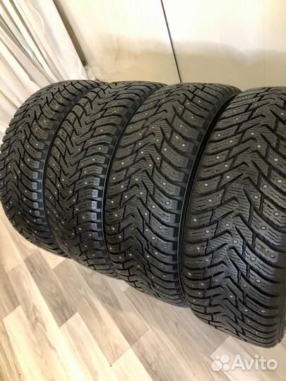 Nokian Tyres Hakkapeliitta 8 235/55 R17
