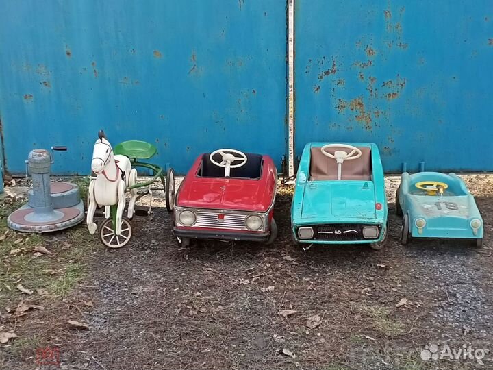 Педальная машина СССР москвич конь педальный