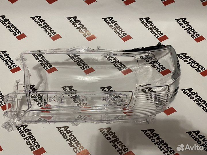 Новые стекла фар Toyota LC200 16-21 дефект