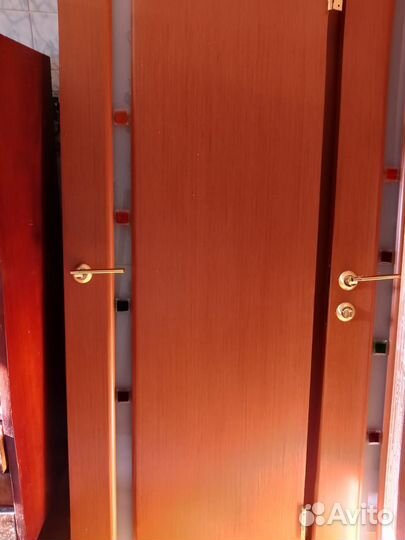 Двери межкомнатные б/у