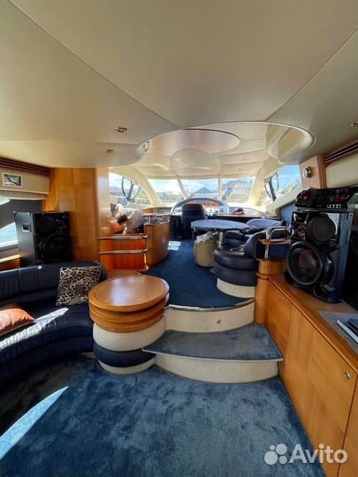 Azimut 55 Флаг РФ