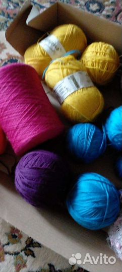 Пряжа шерсти и камвольная шерсть