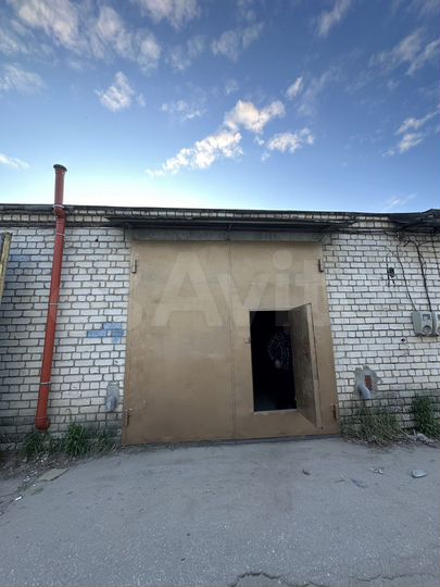 Гараж, > 30 м²
