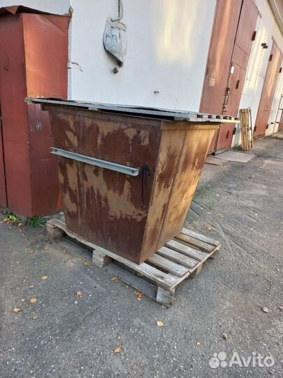 Мусорный контейнер металлический