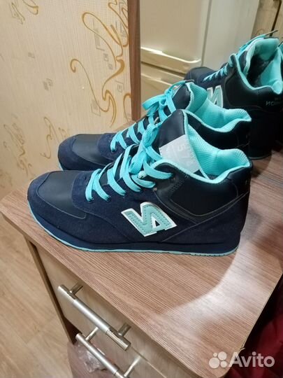 Кроссовки 39-40 размер