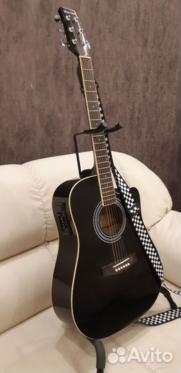Акустическая гитара