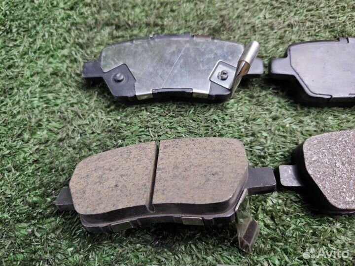 Колодки тормозные задние Honda Legend KB1