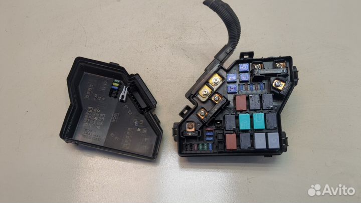 Блок предохранителей Honda Stream