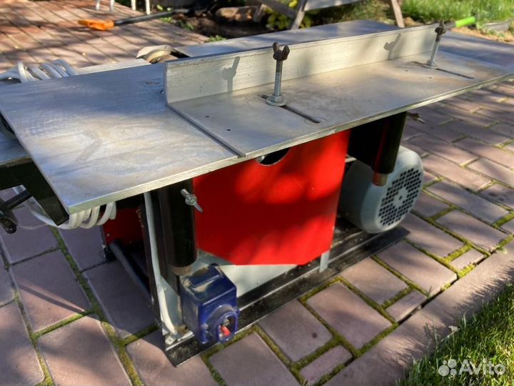 Циркулярная пила с рубанком