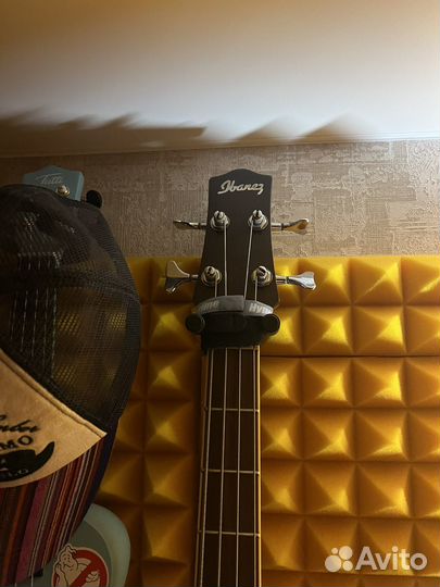 Акустическая бас гитара