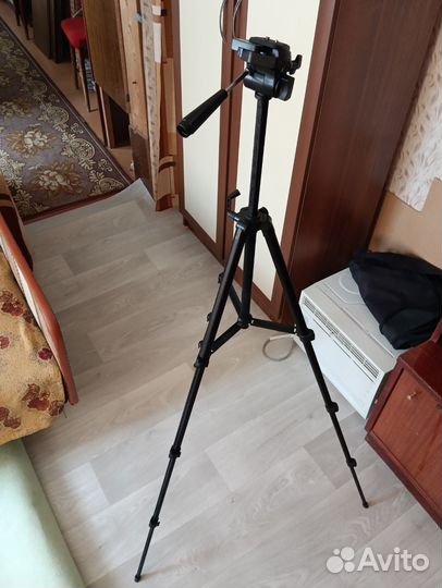 Штатив для фотоаппарата