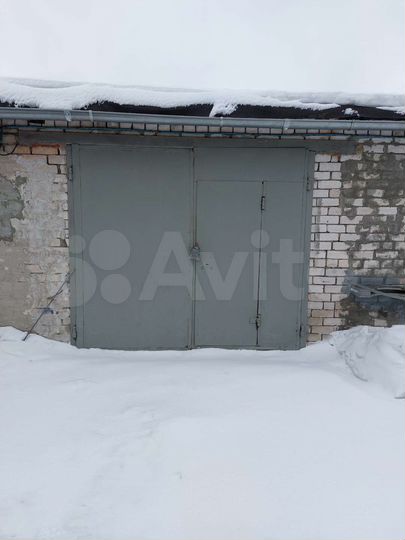 Гараж, > 30 м²